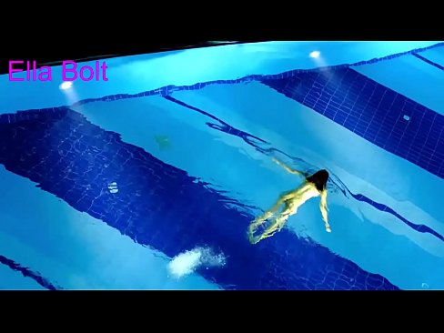 ❤️ මට නැරඹීම නැවැත්විය නොහැක, තරුණ රන්වන්තිය ELLA BOLT නිවාඩු නිකේතනයේ තටාකයේ නිරුවතින් පිහිනීමට හසු විය ❤ Hard කාමුක අප වෙත  ❌️❤